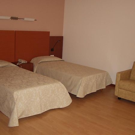 Hotel Mareschi Palace Novara Kültér fotó