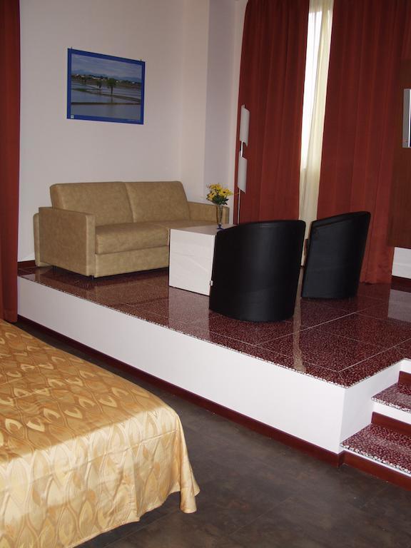 Hotel Mareschi Palace Novara Kültér fotó