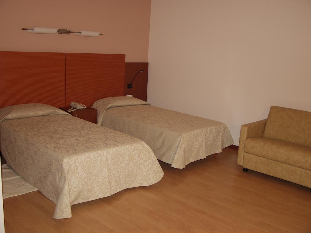 Hotel Mareschi Palace Novara Kültér fotó