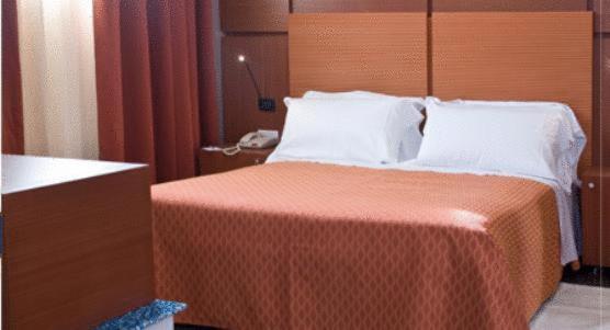 Hotel Mareschi Palace Novara Szoba fotó